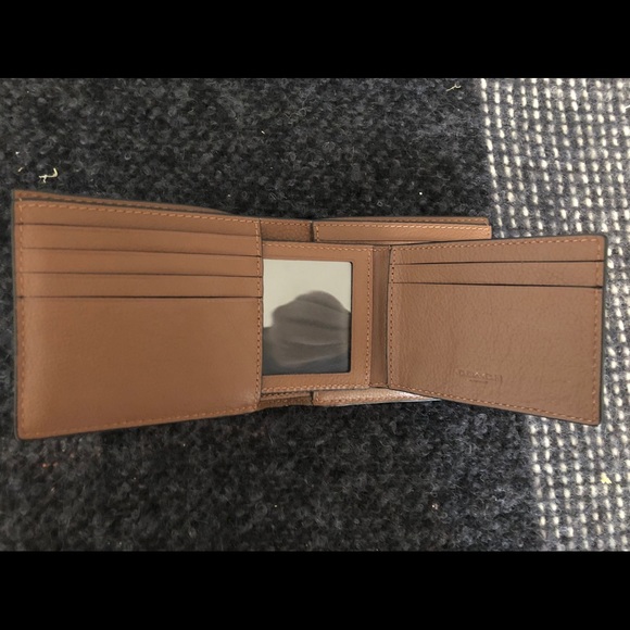 New Coach wallet with smaller interior wallet - Picture 4 of 5